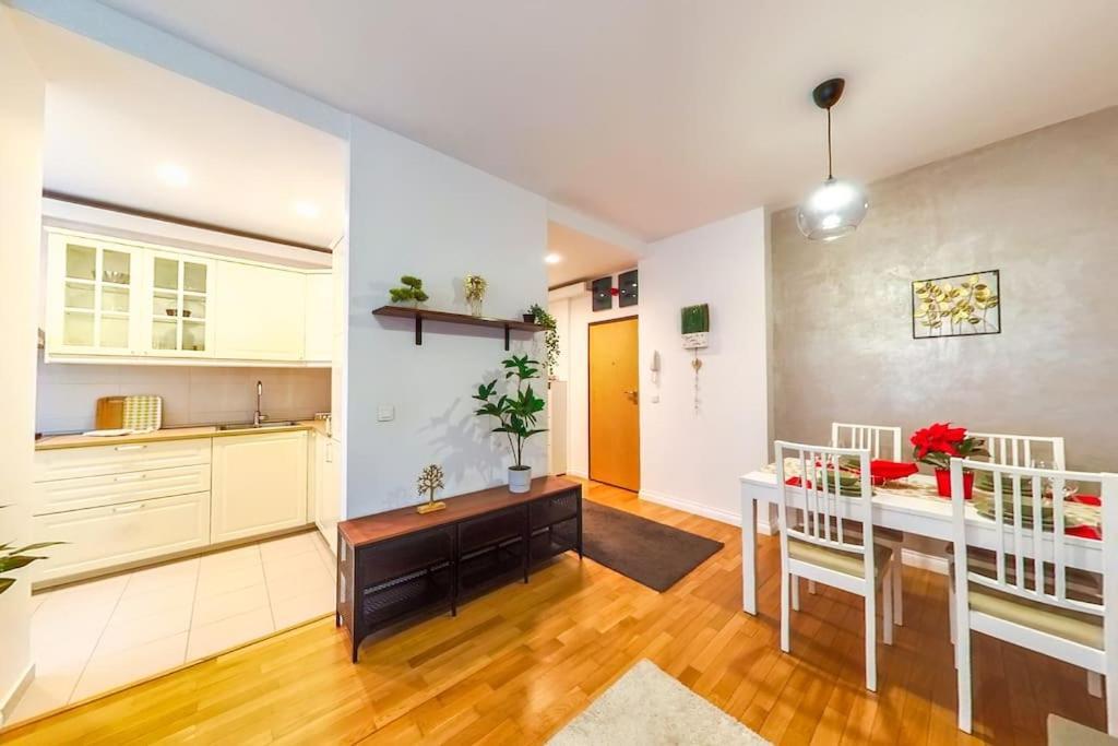 Old Town Spacious Apartment Bucharest Exterior photo