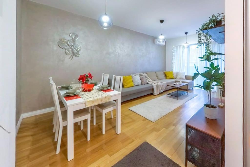 Old Town Spacious Apartment Bucharest Exterior photo